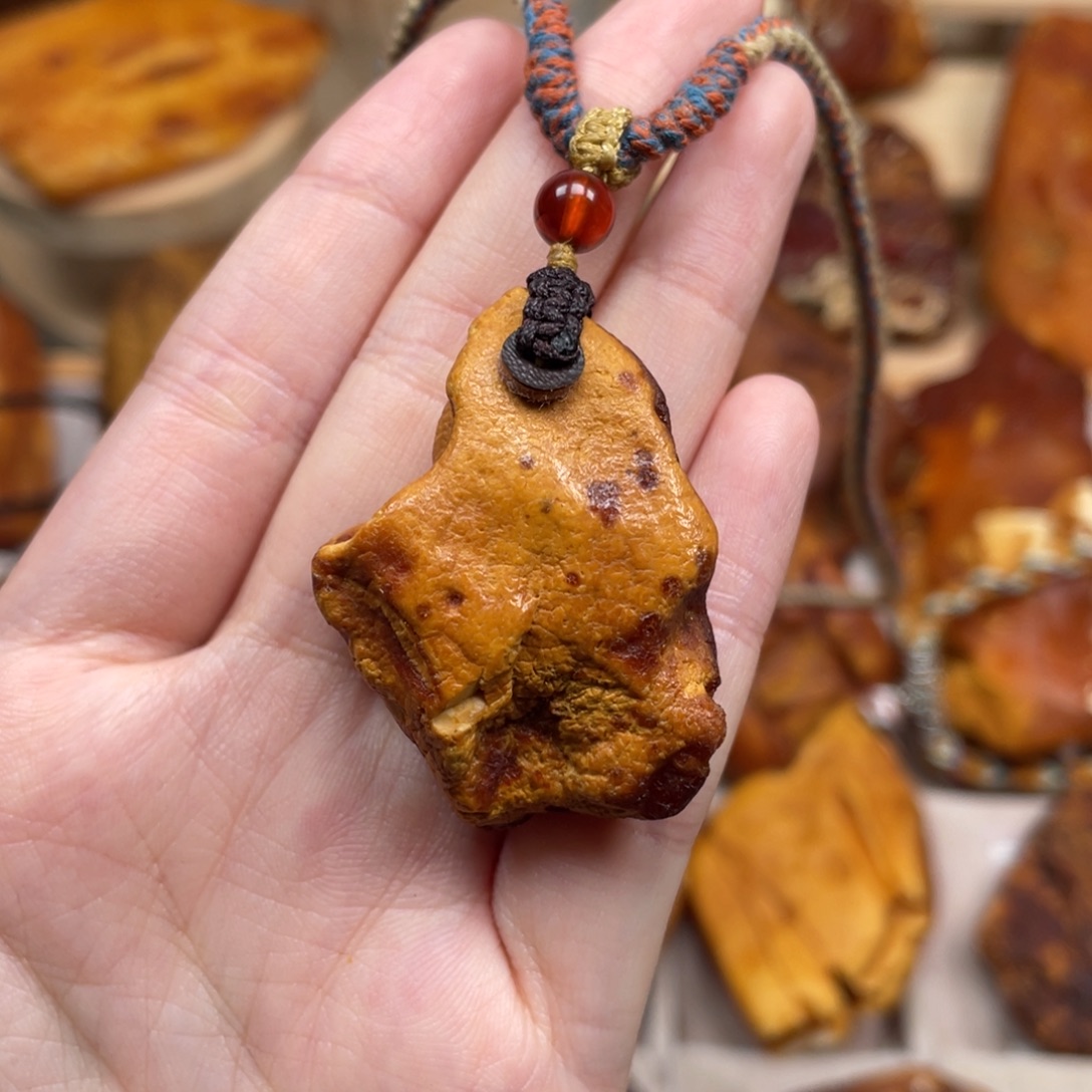 琥珀未镶嵌珠宝奇石