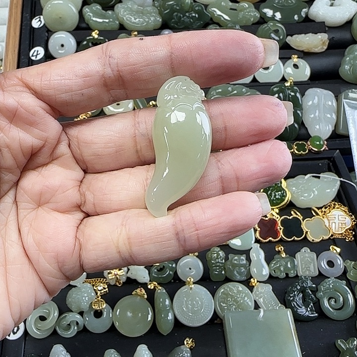 和田玉未镶嵌吊坠(不含链)