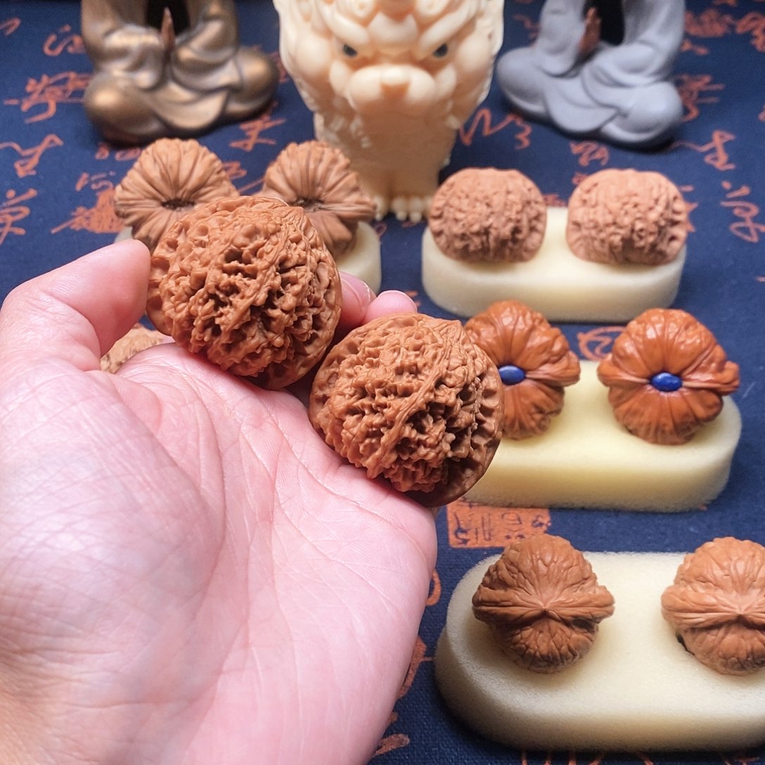 文玩核桃吊坠徐***?满天星