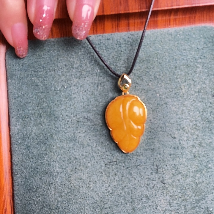 蜜蜡银S925镶嵌颈饰吊坠