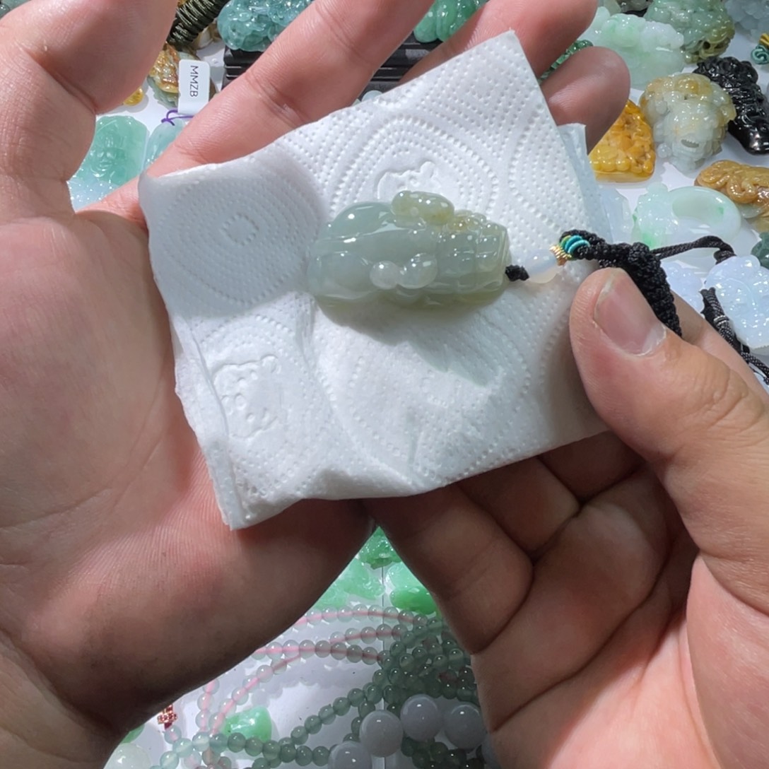 翡翠颈饰未镶嵌天然