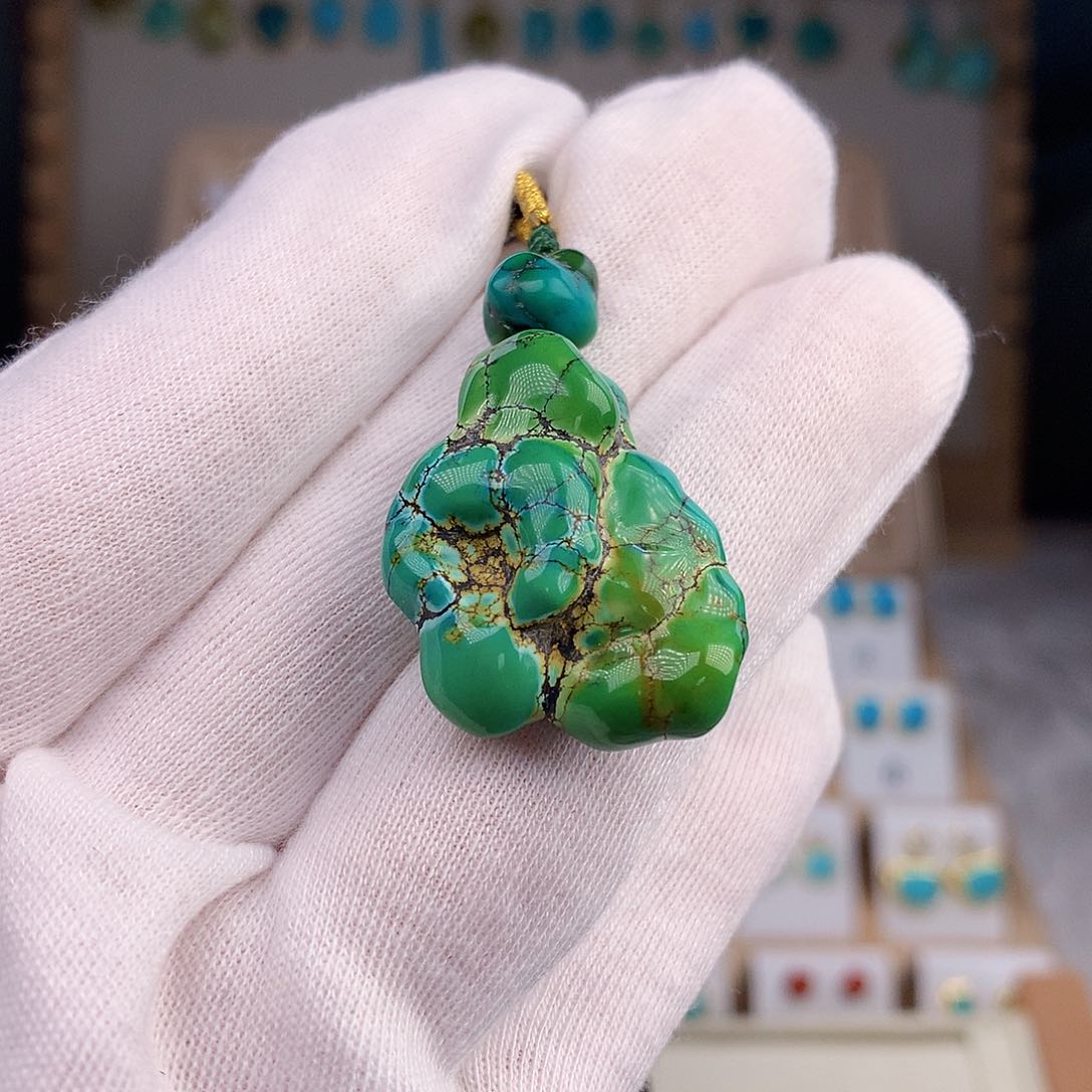 绿松石颈饰未镶嵌