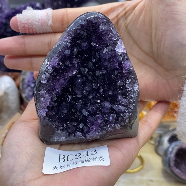 宣***宣大型摆件（非配饰）紫晶未镶嵌