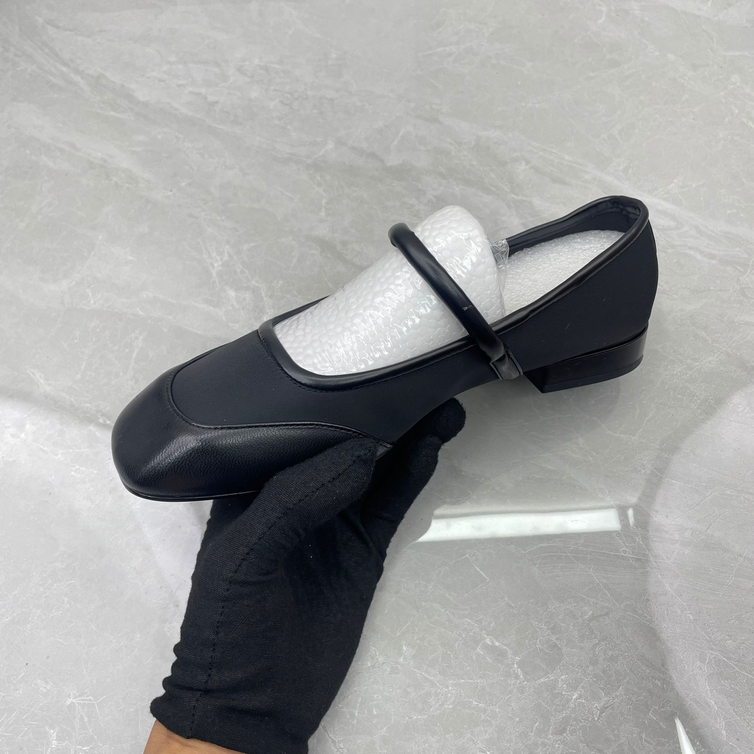 单鞋女（牛皮）2880孤品c区37码