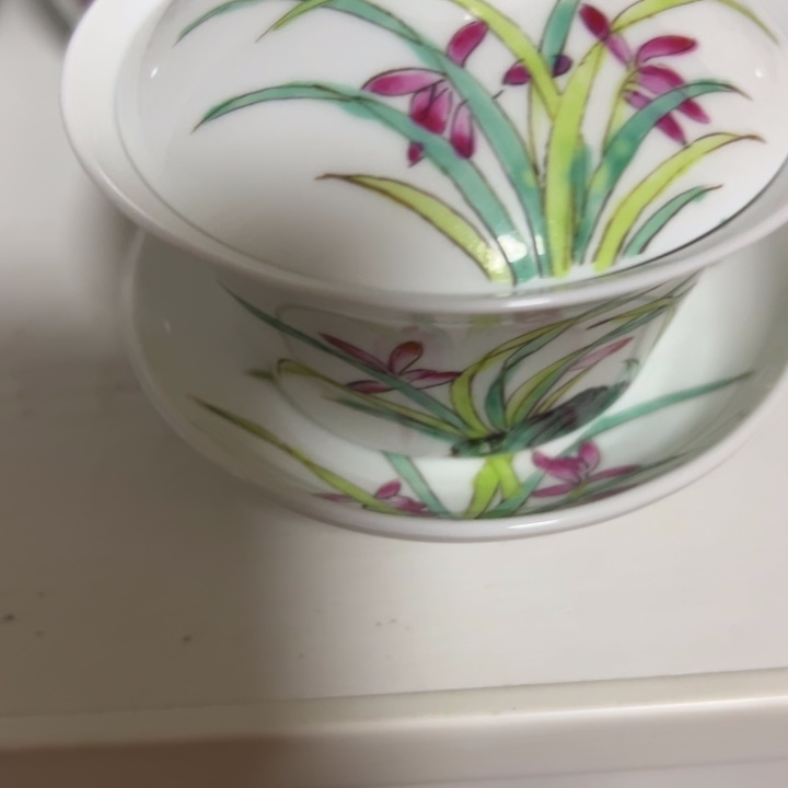 夏***禹缸景德镇陶瓷手工，手绘的兰花