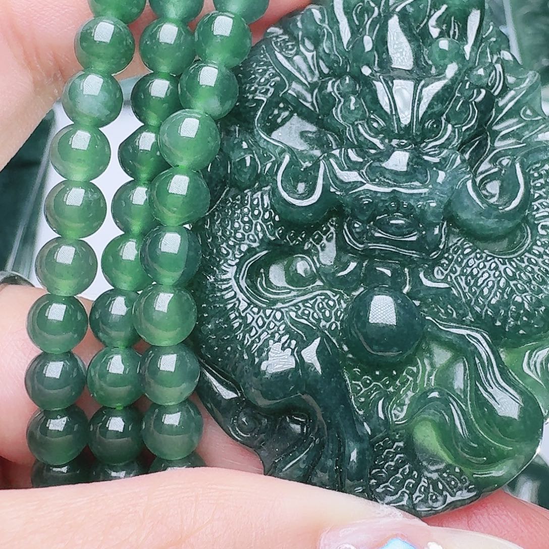 翡翠未镶嵌颈饰天然的A货翡翠多样性发其一 