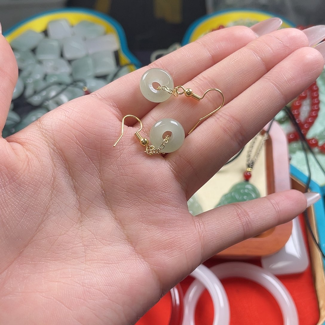 英***石英质玉合金耳钉