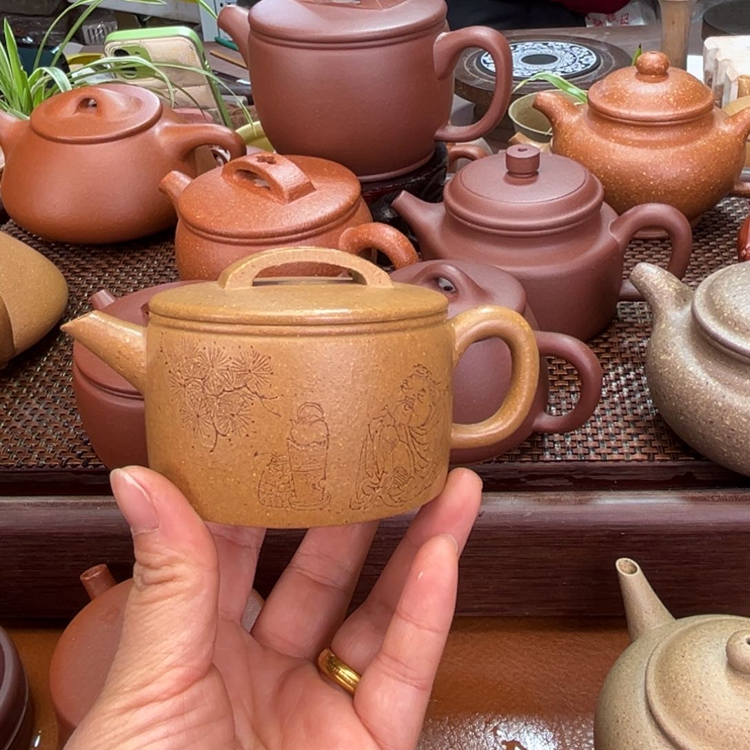 紫砂茶壶汉瓦150cc黄金段