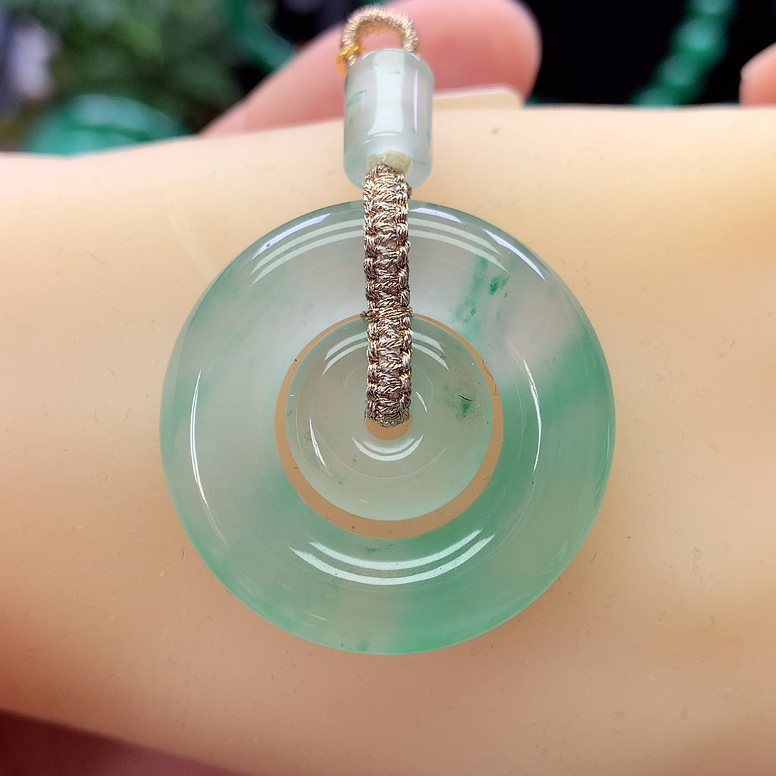 石英质玉未镶嵌颈饰