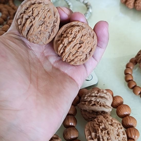 文玩核桃吊坠36左右小四座楼，配对如图