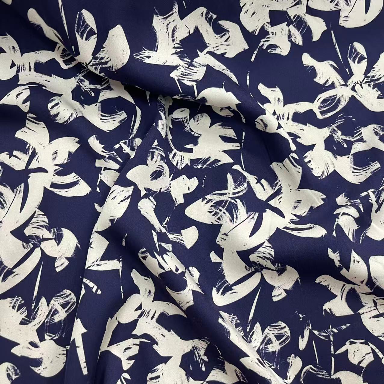 【绒兰】丝滑有光泽！丝光绫罗贡缎面料 36号 蓝底大花