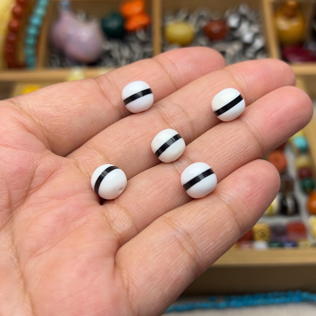 玛瑙/玉髓9mm垛珠线珠未镶嵌多样性发其中一颗