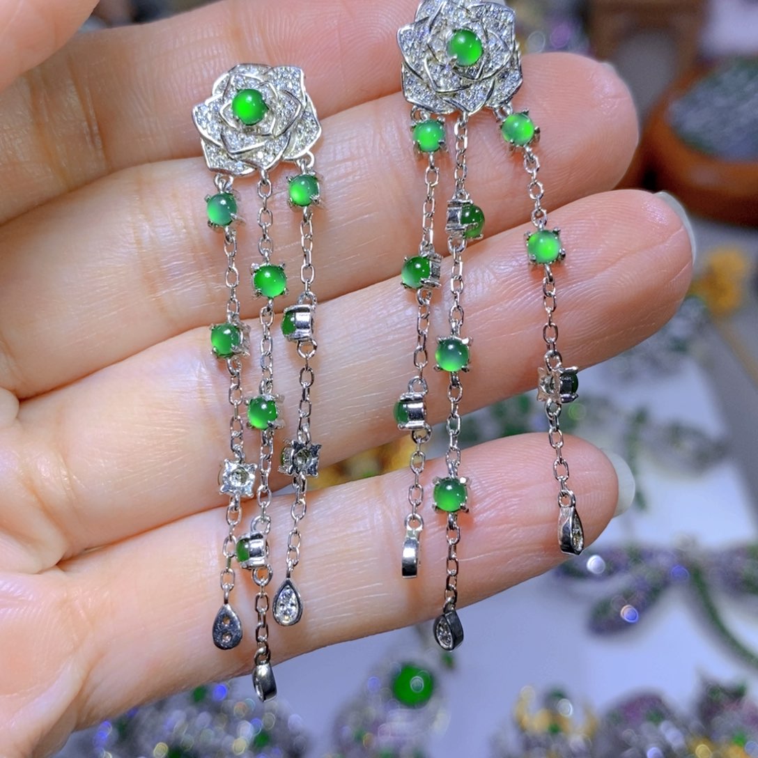 翡翠颈饰银S925镶嵌天然翡翠