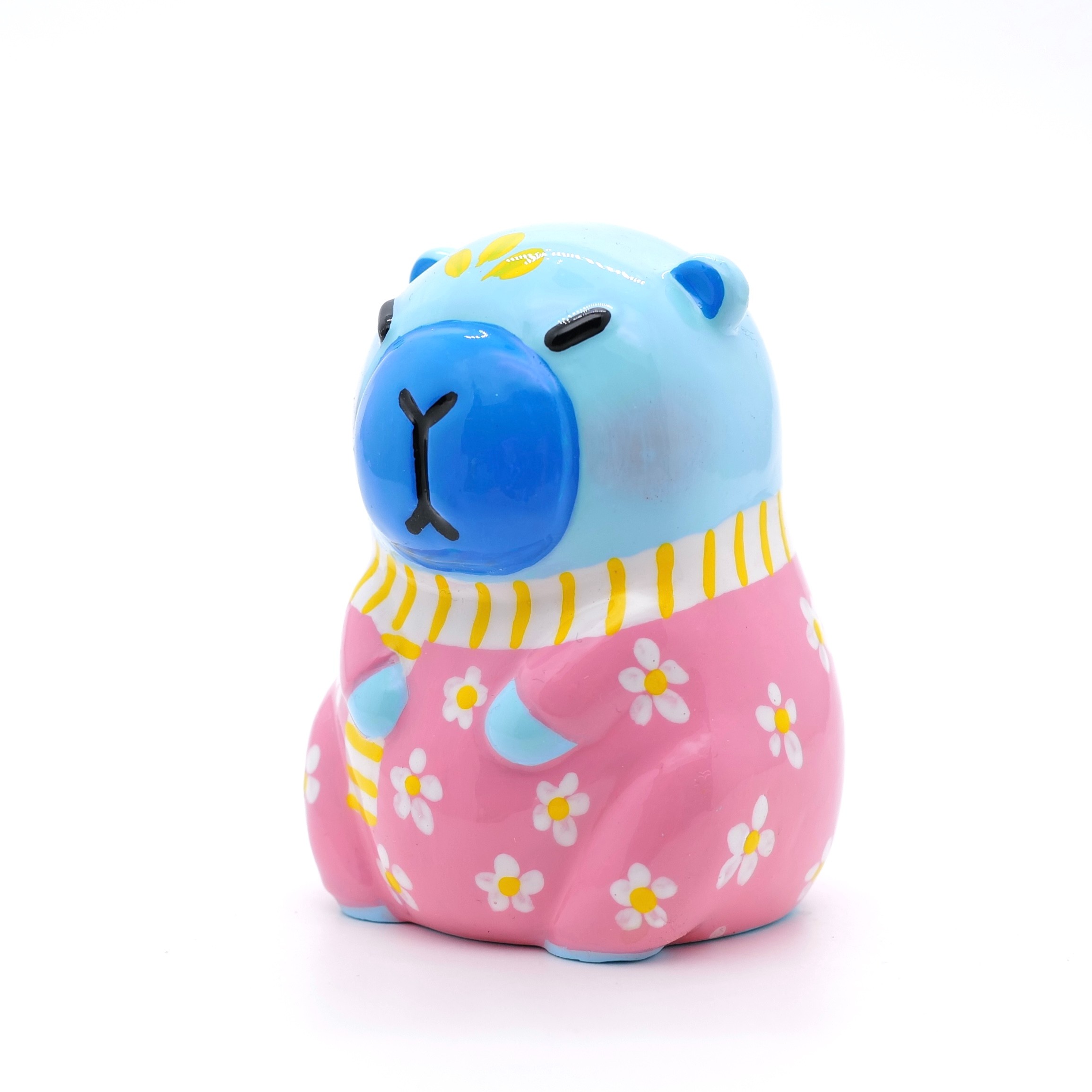 PM 王甜心工作室《卡皮巴拉》石膏作品，仅一件（非王甜心本人绘画）