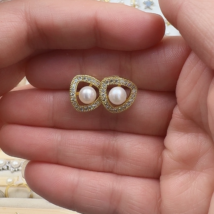 淡水珍珠耳饰合金