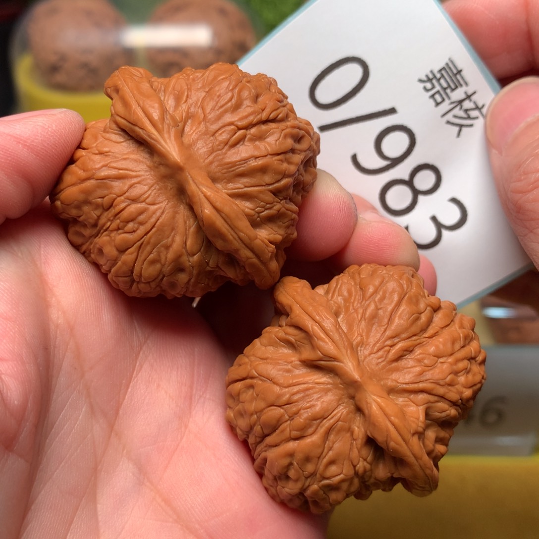 文玩核桃把件平谷血麒麟39