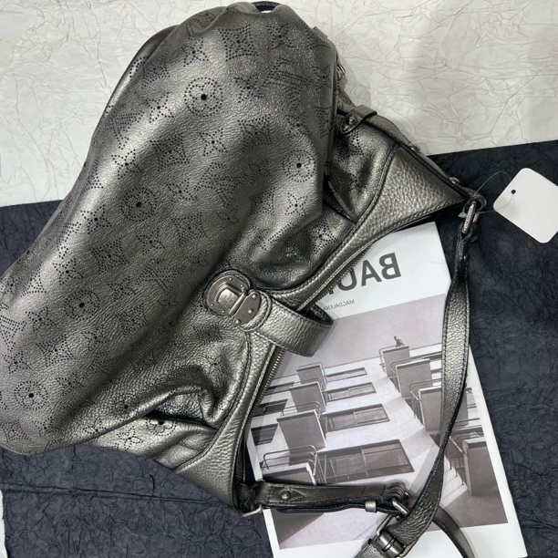 95新 LouisVuitton/路易威登 月光女神全皮镂空斜挎包A1173