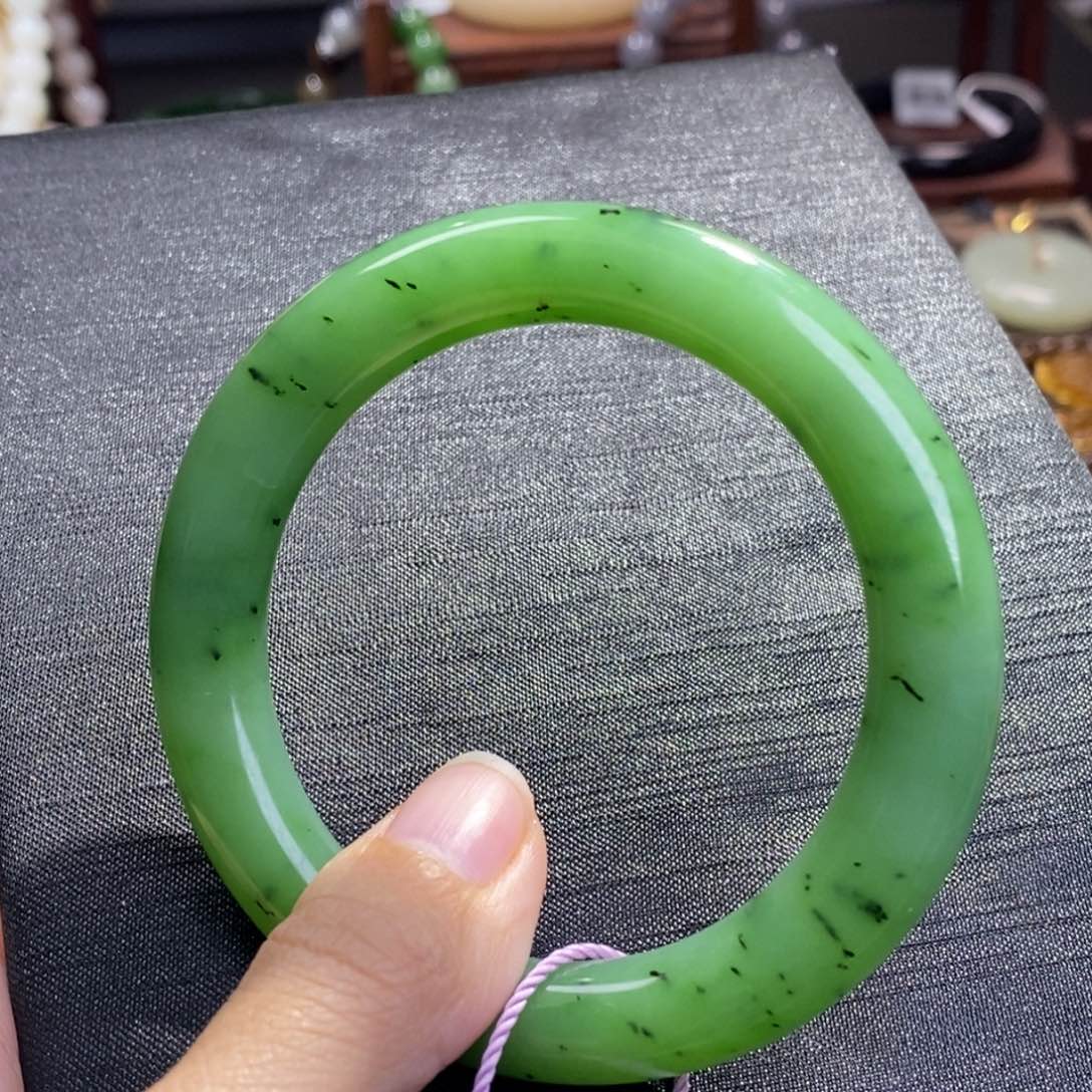 和田玉碧玉乌兰海圆条手镯55.4圈口未镶嵌