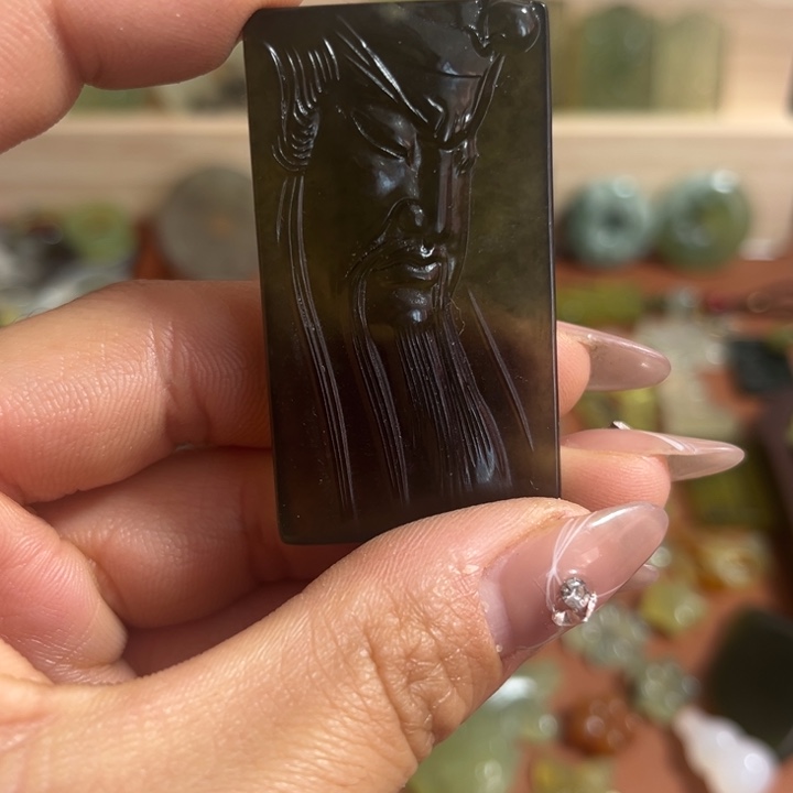 蛇纹石玉合金颈饰