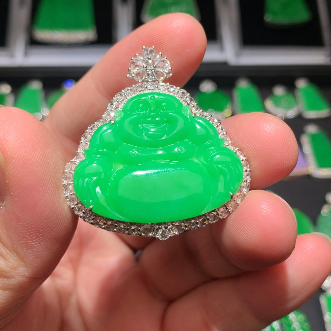 翡翠颈饰18K金镶嵌翡翠