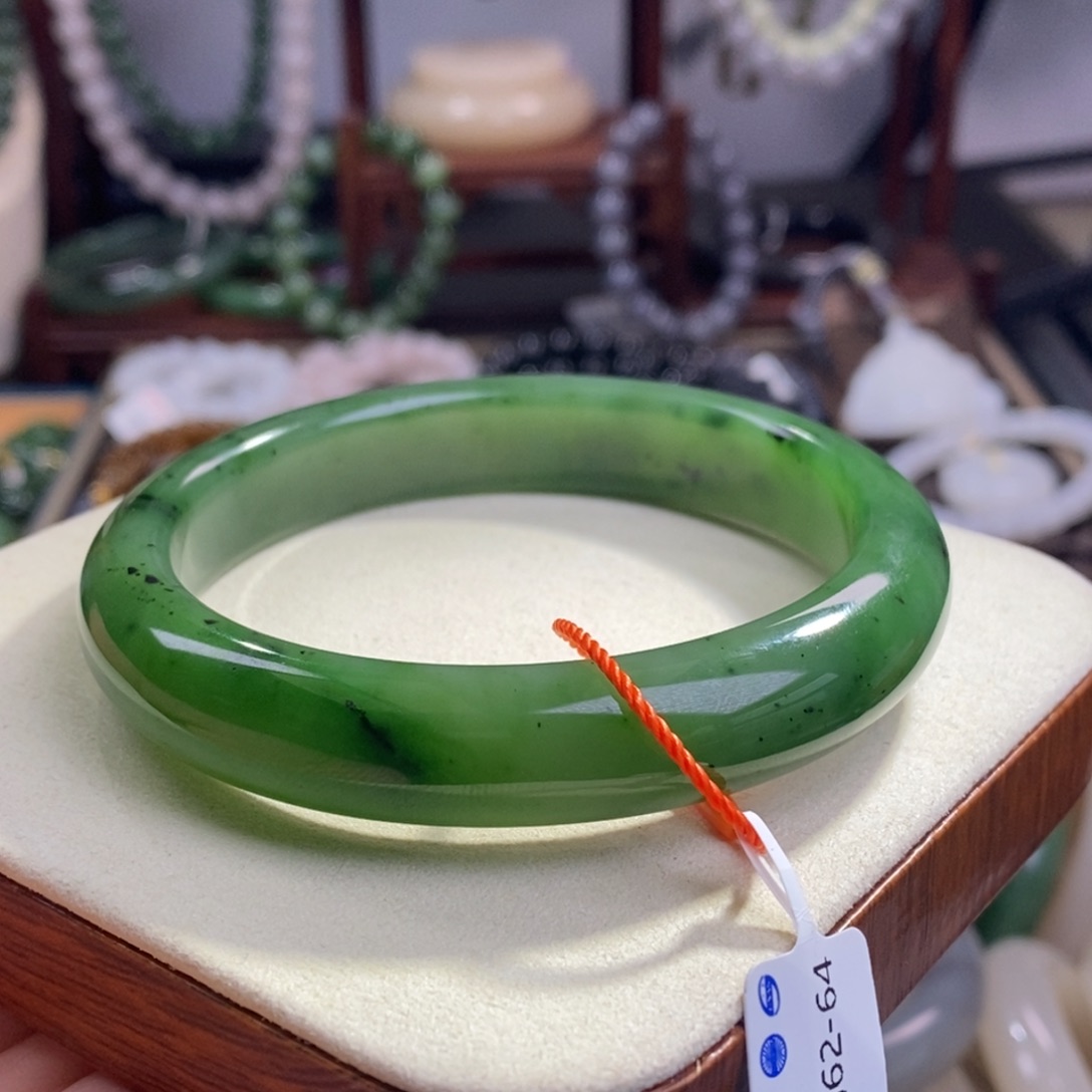 和田玉精品老矿料碧玉阳绿正圈手镯56.5未镶嵌