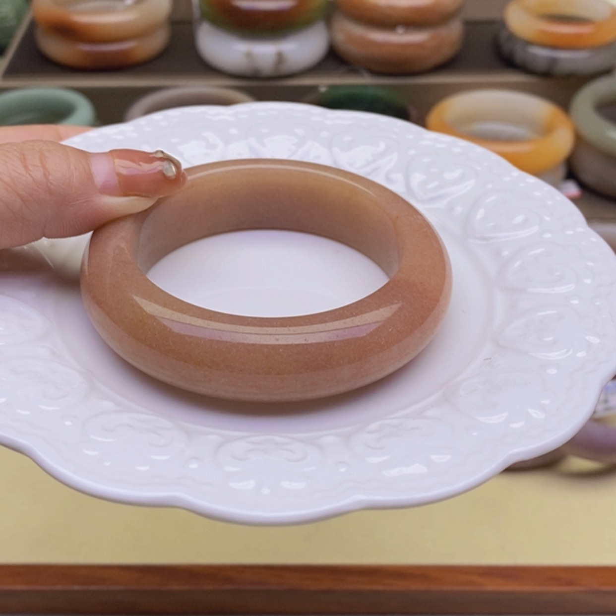 【闪购商品】石英质玉手镯未镶嵌