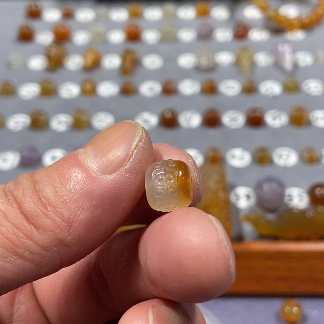 鸥***果玛瑙/玉髓合金颈饰珠