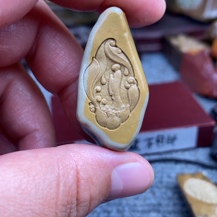 【闪购商品】原石雕刻手把件