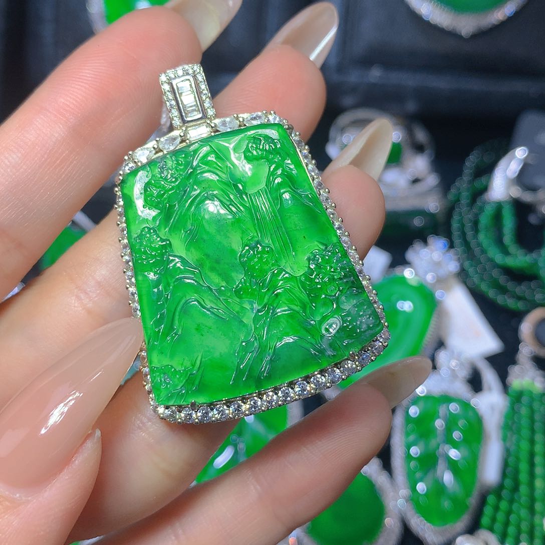 翡翠颈饰银S925镶嵌翡翠