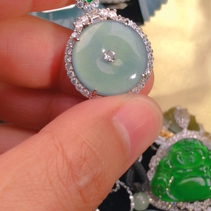 翡翠颈饰未镶嵌4，