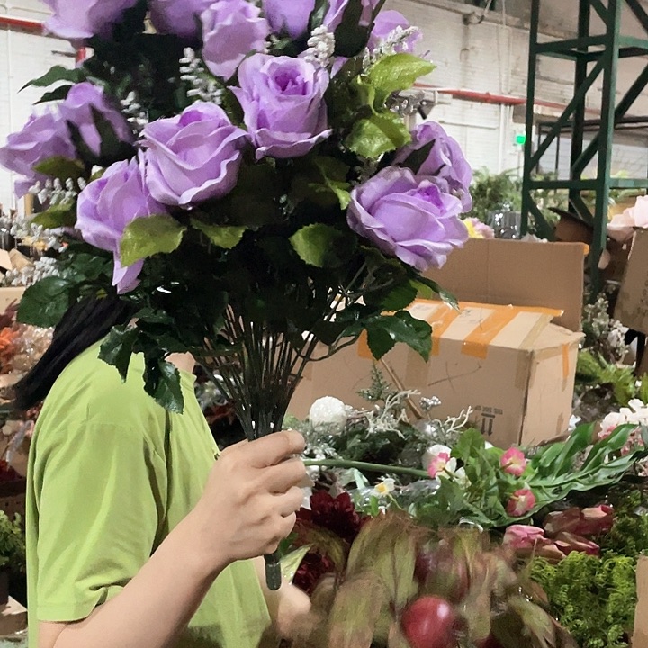 陶瓷花瓶，仿真绿植。