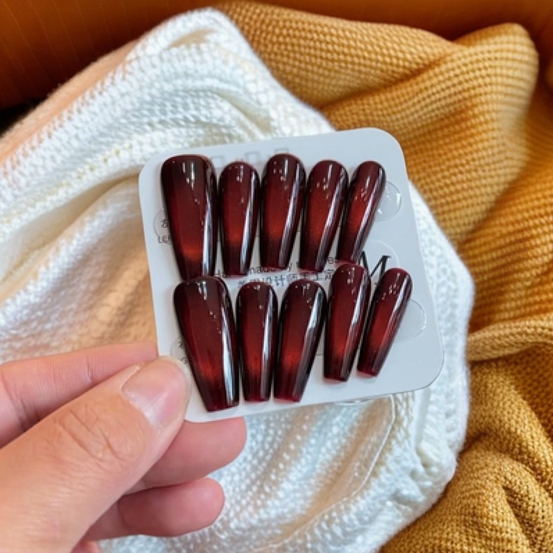 手工穿戴ins时尚甲片酒红色简约设计镜面穿戴式中长甲指甲贴渐变