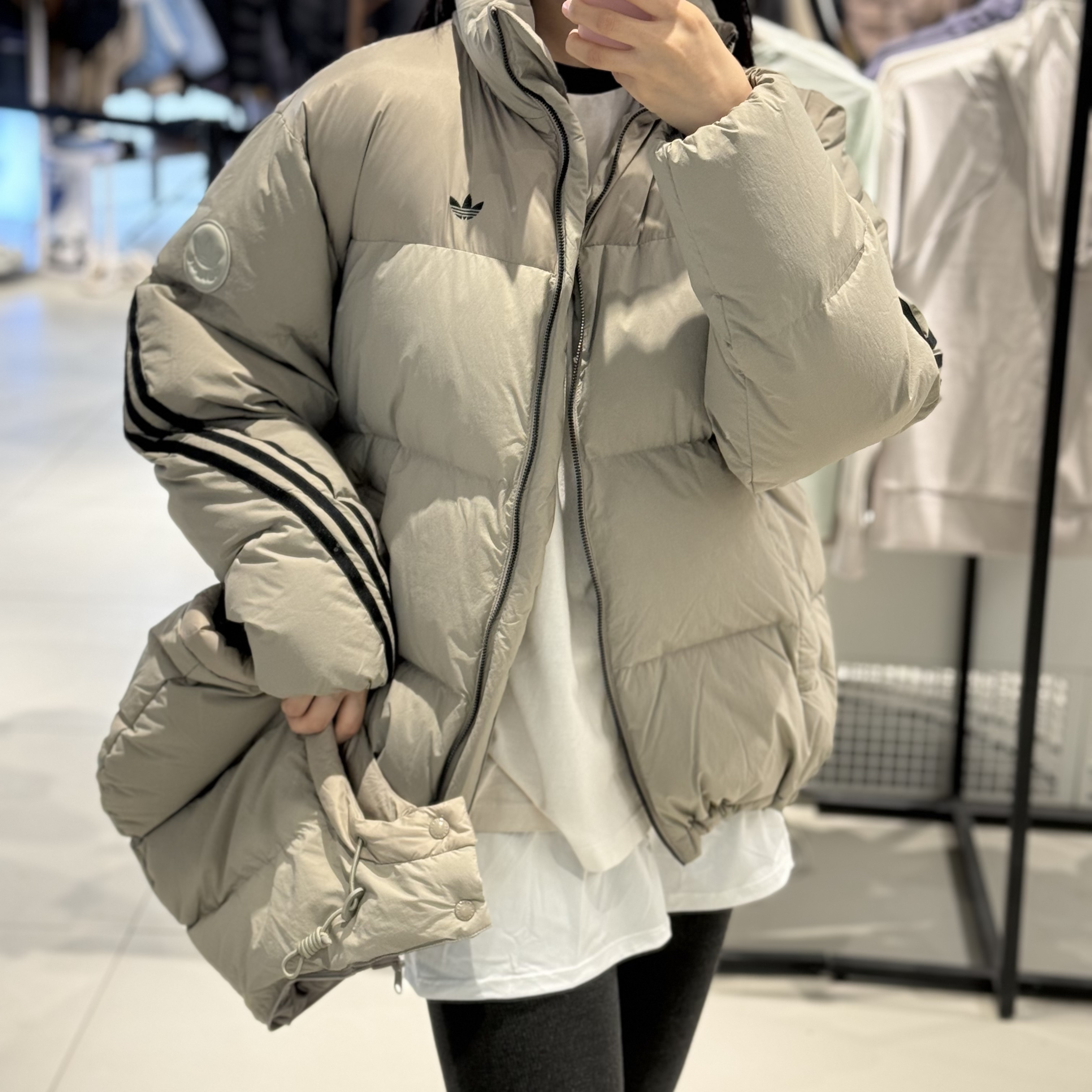 adidas PUFFER DOWN 暖「芯」科技保暖鸭绒连帽面包羽绒服 KC2563 