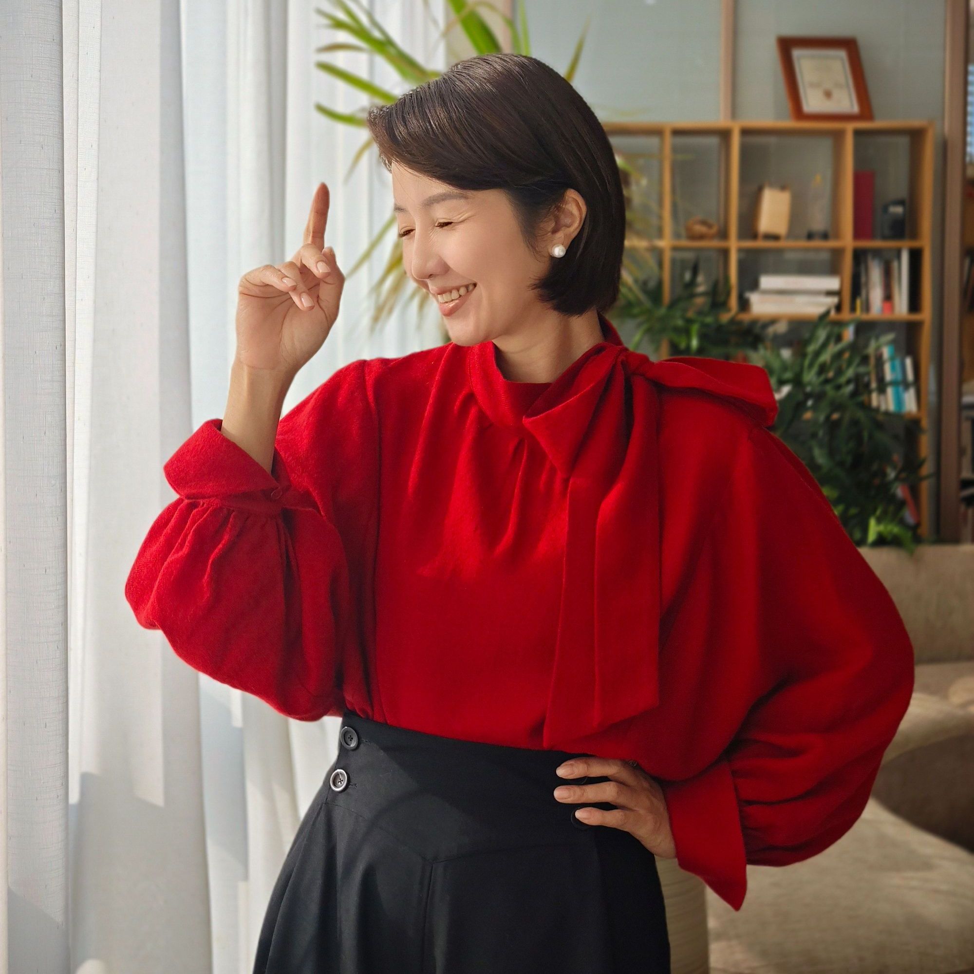 “爱丽丝梦境”WANG RAN 精致高智蝴蝶结精细羊毛衬衣