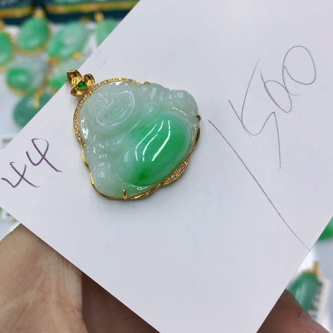 翡翠颈饰18K金镶嵌搬***妇翡翠