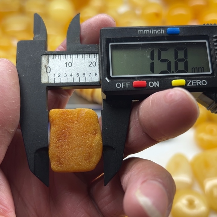琥珀（矿物珀）未镶嵌裸石