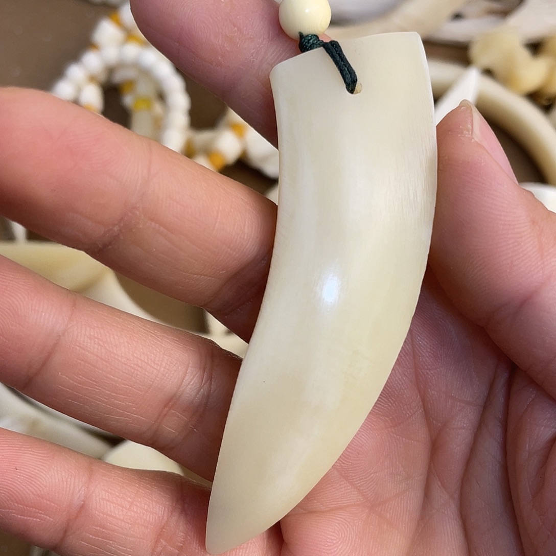 猪牙把件猪牙獠牙玉化钥匙扣