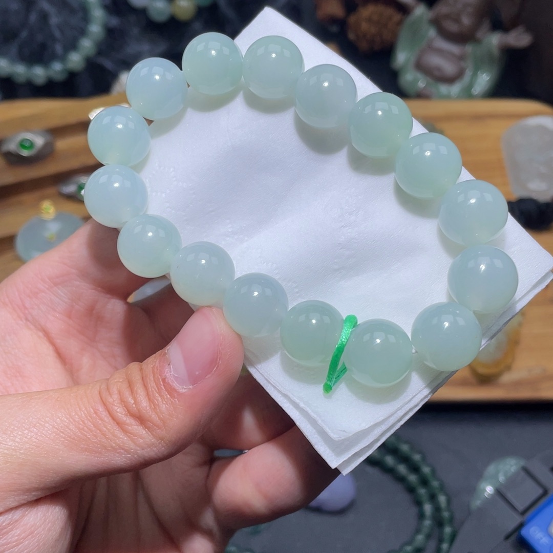 定制翡翠未镶嵌手串