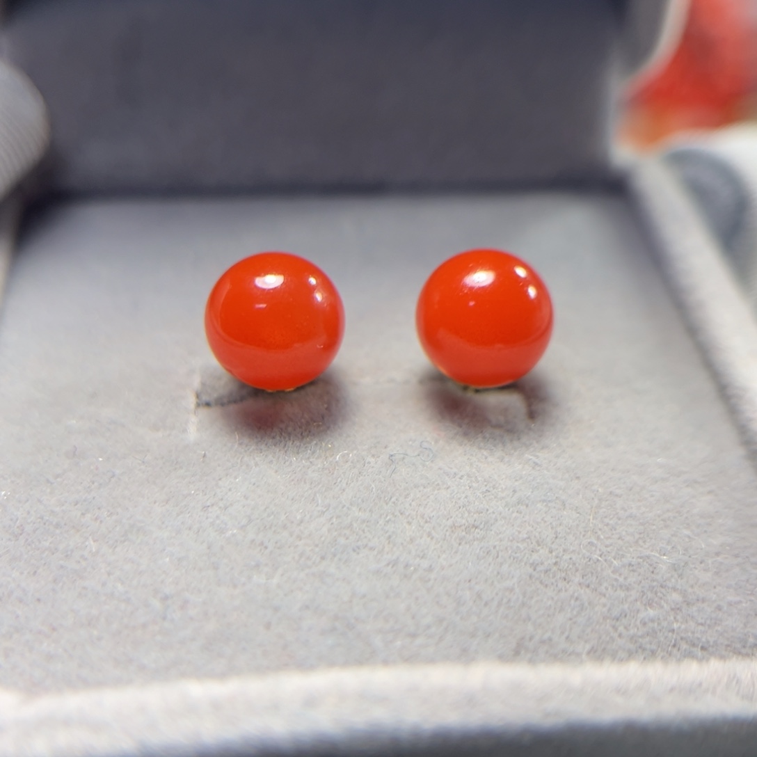 南红玛瑙耳钉18K金镶嵌