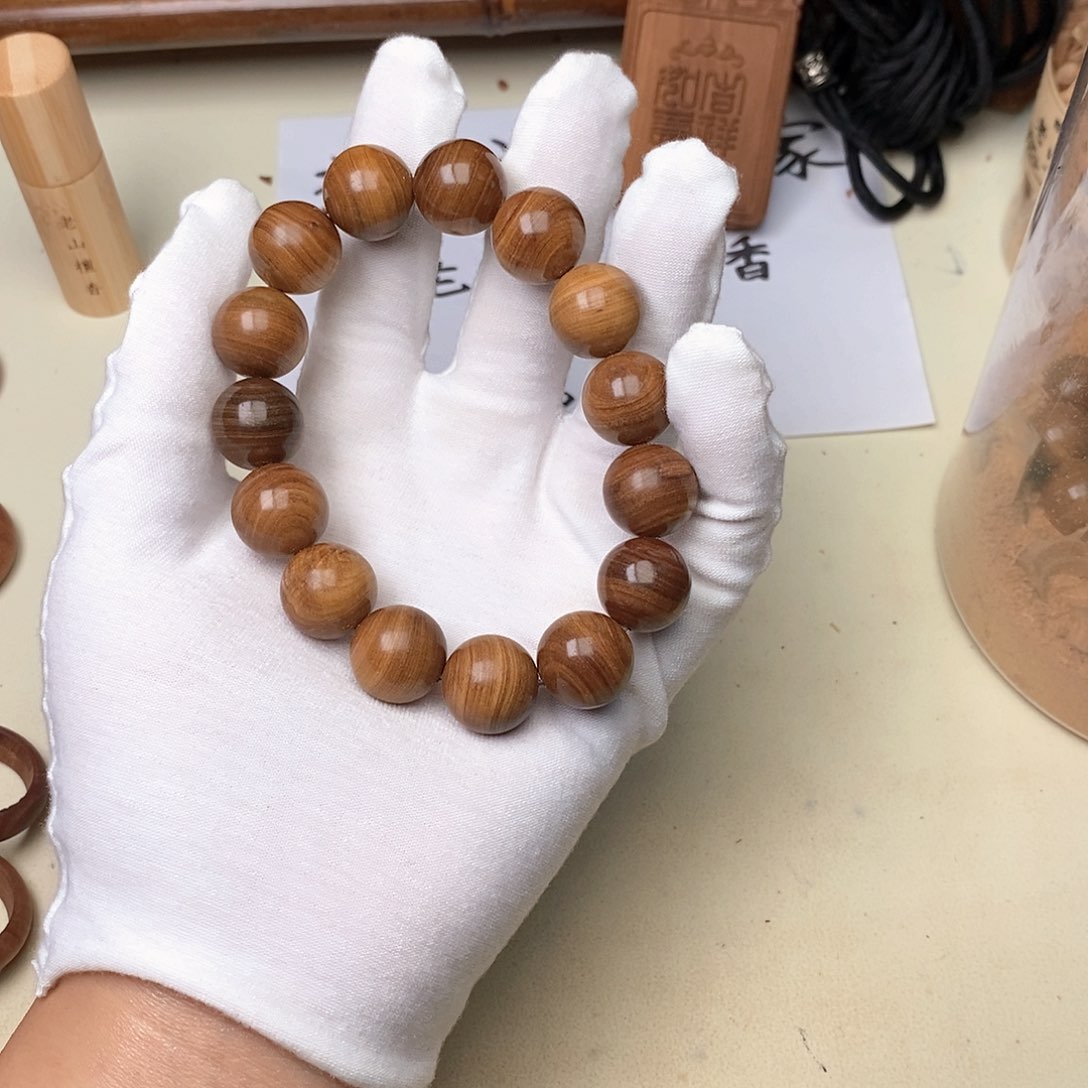 檀香木手串/手链1.5风化料沉水手串