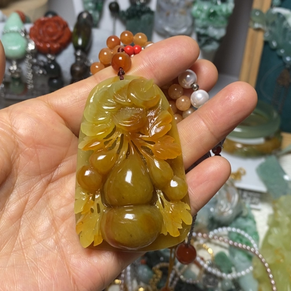 【闪购商品】翡翠吊坠(赠链)未镶嵌