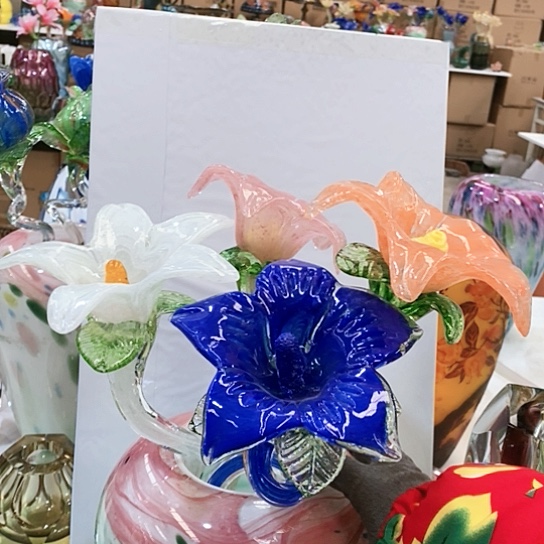 琉璃花瓶高45厘米宽9厘米