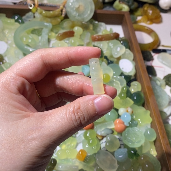 蛇纹石玉合金颈饰