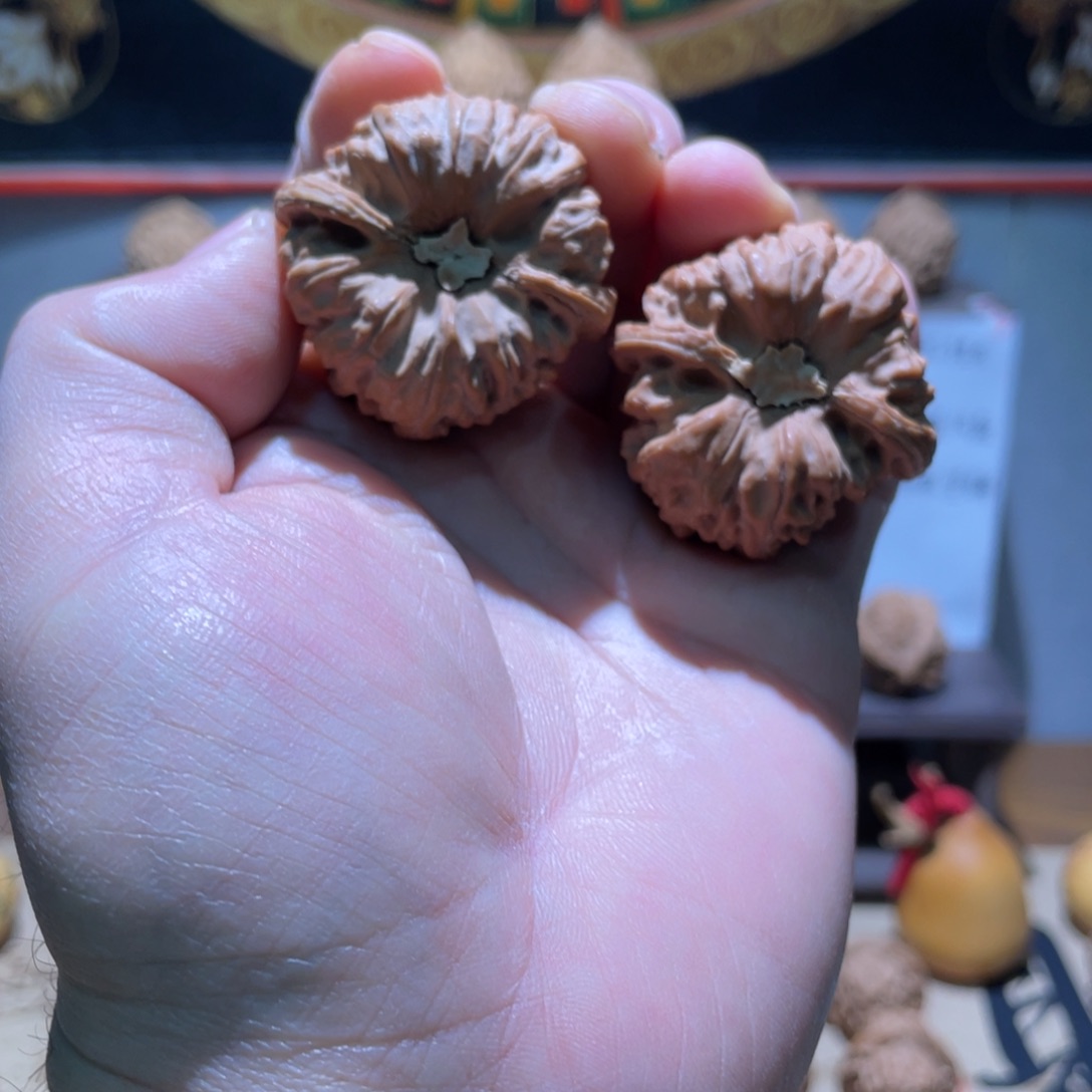 文玩核桃吊坠39平谷凹底