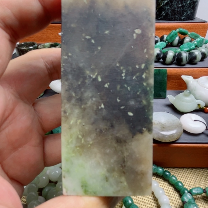 独山玉未镶嵌珠宝半成品