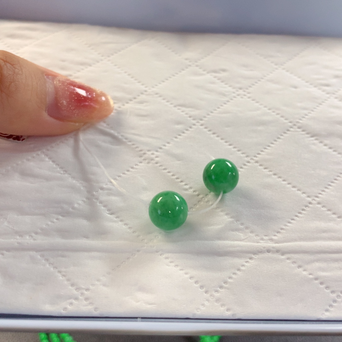 翡翠未镶嵌颈饰珠子