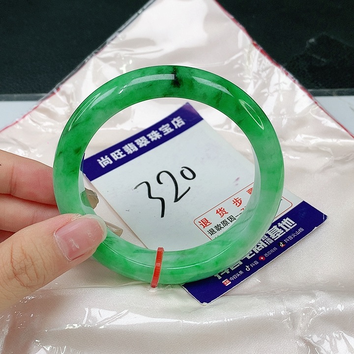 未镶嵌手镯翡翠翡翠