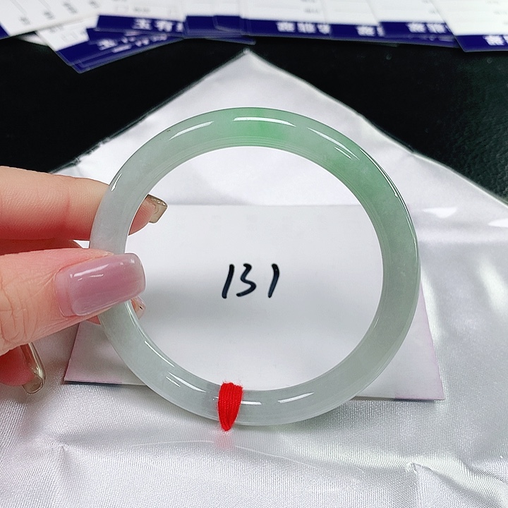 翡翠手镯（圆镯）未镶嵌