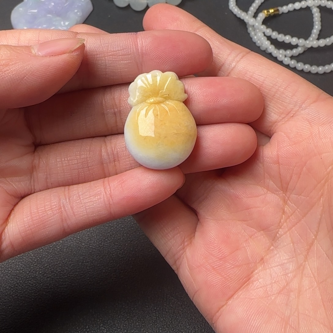 翡翠未镶嵌挂件天然翡翠