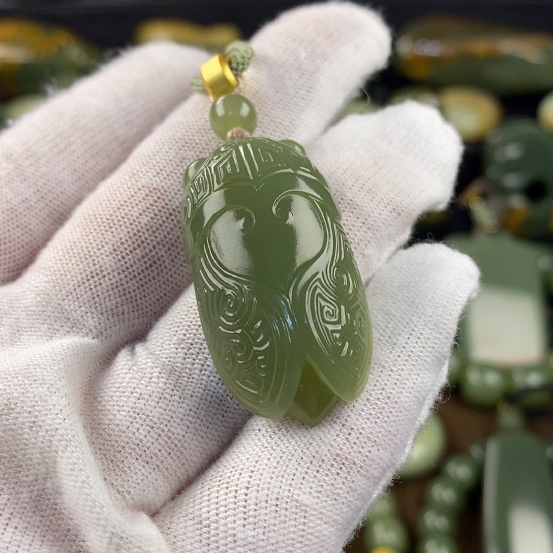 哥***性岫岩老玉（透闪石质玉）未镶嵌颈饰